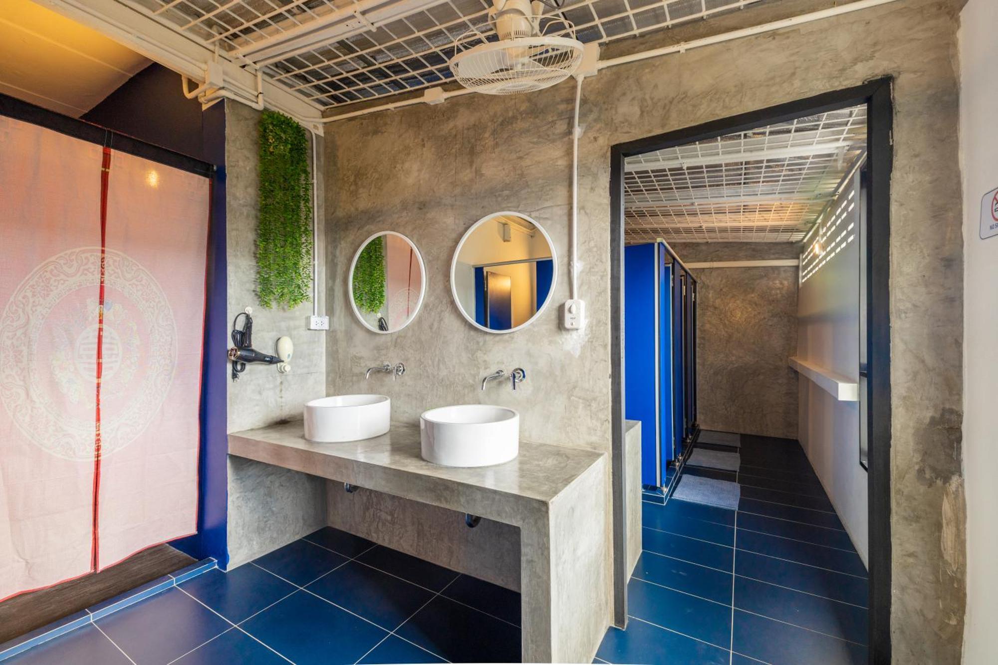 Marco Polo Phuket Poshtel & Bistro Hostel Phòng bức ảnh